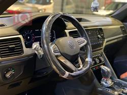 ڤۆڵکسواگن ئەتڵەس کرۆس سپۆرت